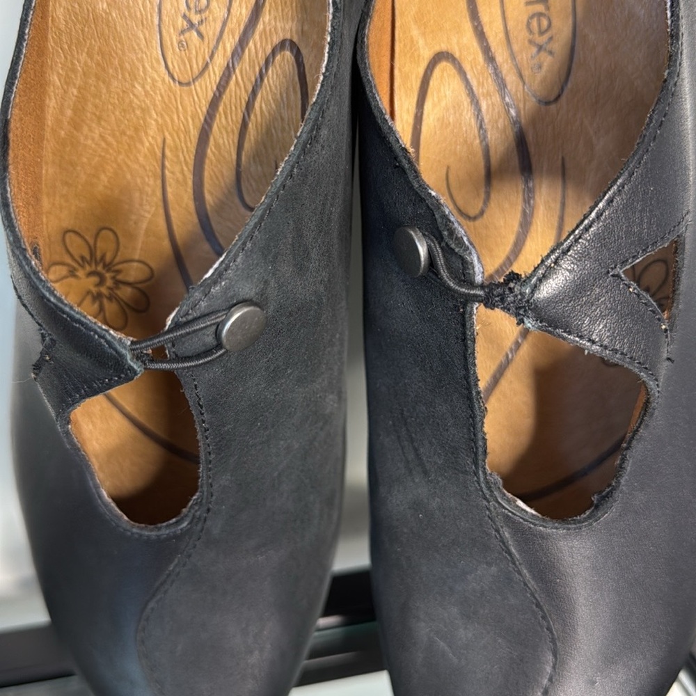 Aetrex Black suede Leather Pumps size 71/2-8 - Picture 6 of 10